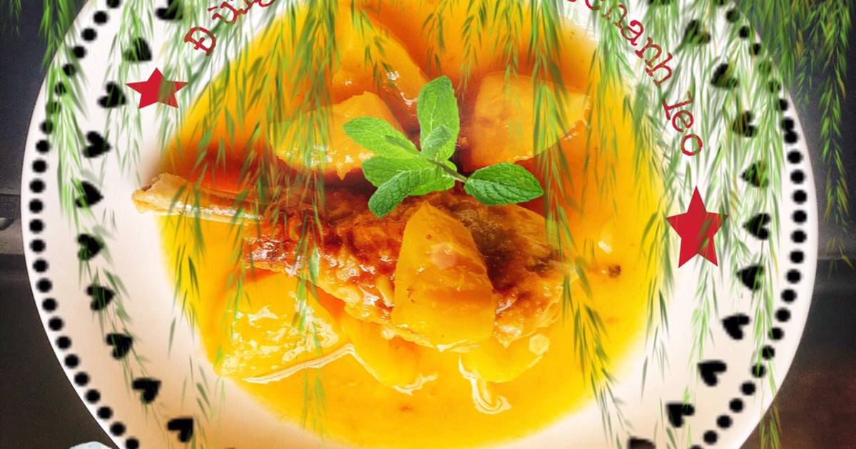 Đùi gà xào dứa sốt chanh leo