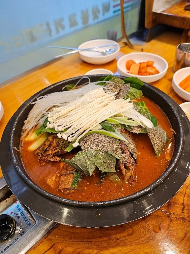 뼈나라감자탕 기흥점 - 급변하는 한국 요식업 시장, 15년 뚝심으로 직장인 사로잡은 '이곳'은? image 0