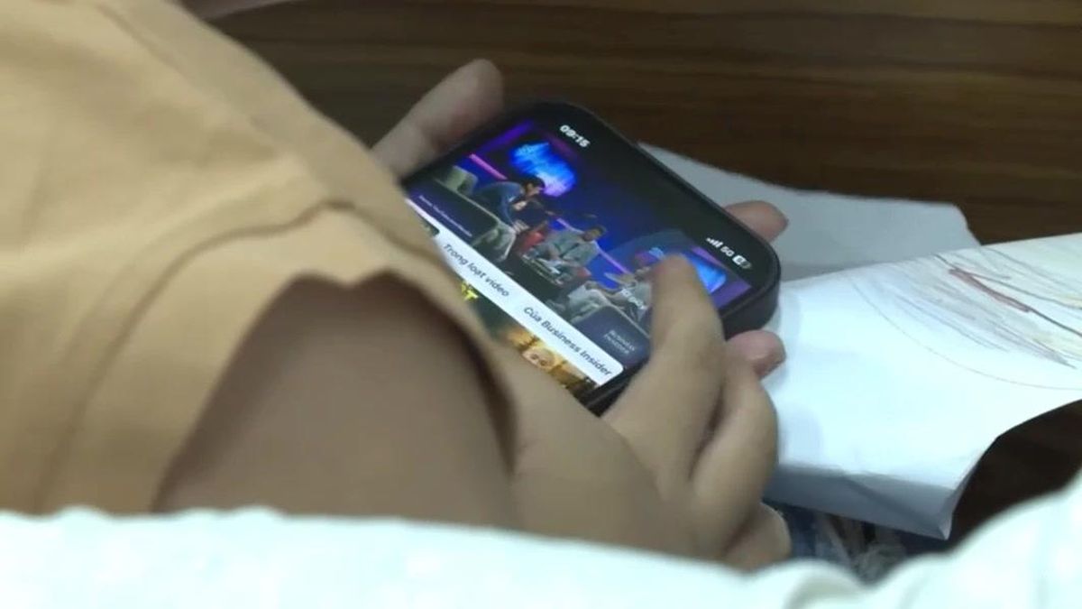Mạng xã hội: Độc tố vô hình với trẻ em - Đài Phát thanh và truyền hình Hà Nội