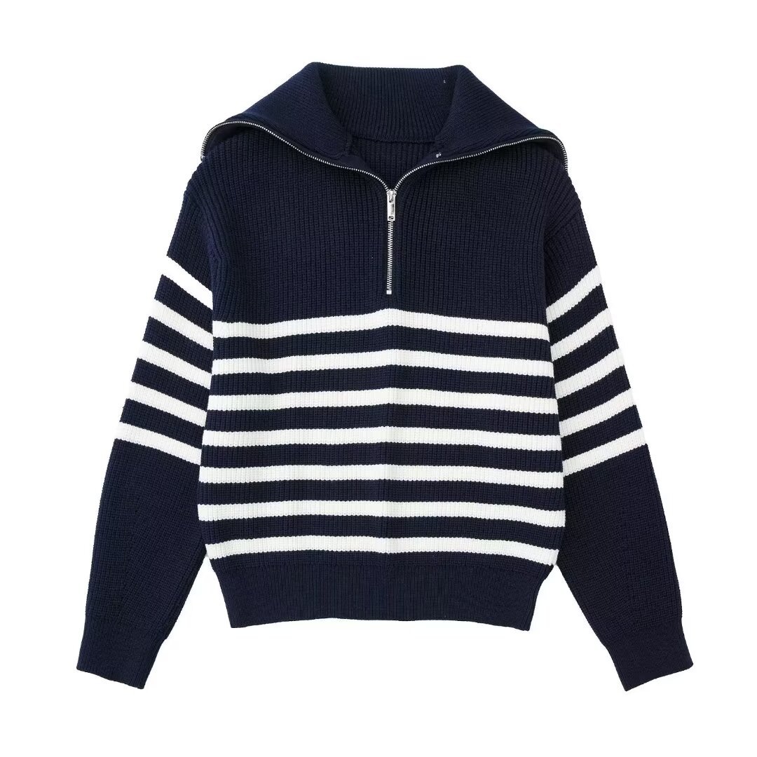 Gestreifter Strickpullover mit Reißverschluss und Kragen