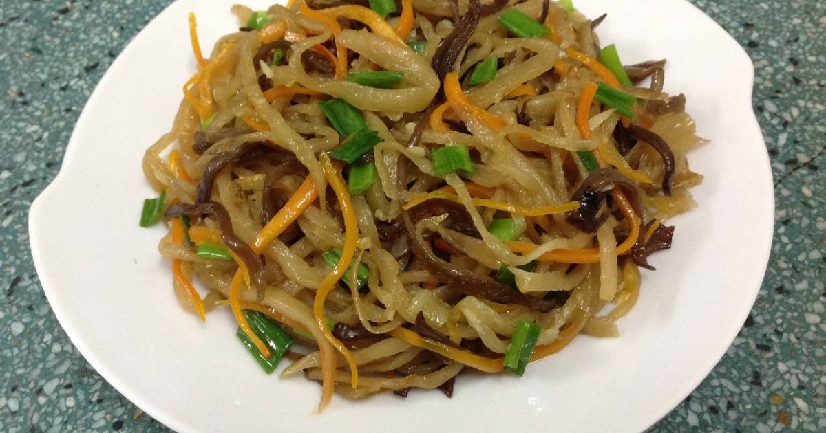 Củ cải (xá bấu) sợi xào nấm mèo chay