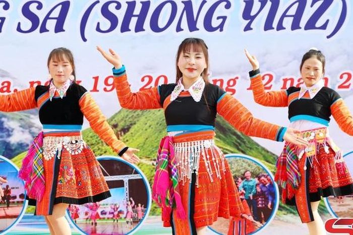 Bảo tồn dân vũ truyền thống gắn với phát triển du lịch - Báo Sơn La