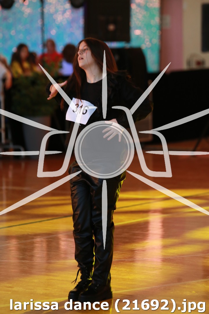 larissa dance (21692).jpg
