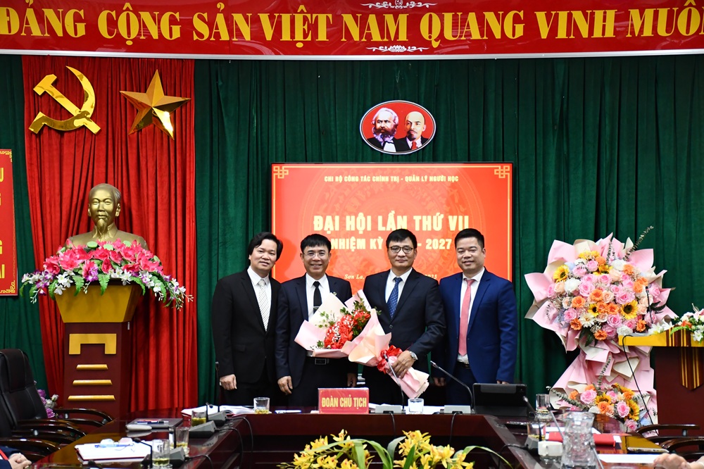 Đại hội Chi bộ Công tác chính trị - Quản lý người học, Trường Đại học Tây Bắc
