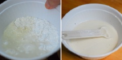 Trong chén nhỏ, kết hợp bột sắn dây, bột mì và nước, khuấy tan đều. Thịt cua xé nhỏ, trứng đập ra chén đánh tan.