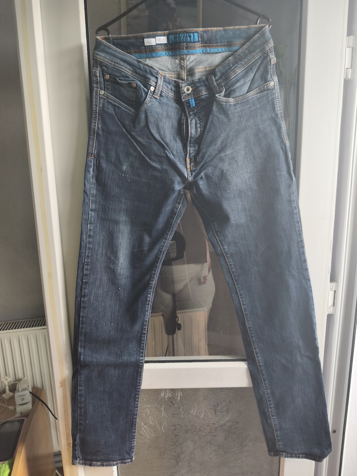 Blugi si Pantaloni - Pantaloni bărbați Pierre Cardin - XL - albastră