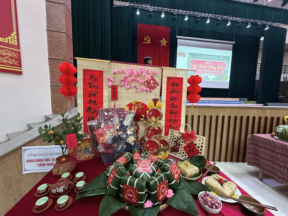 Sôi nổi các hoạt động Xuân yêu thương - Tết sum vầy  tại Trường Đại học Tây Bắc