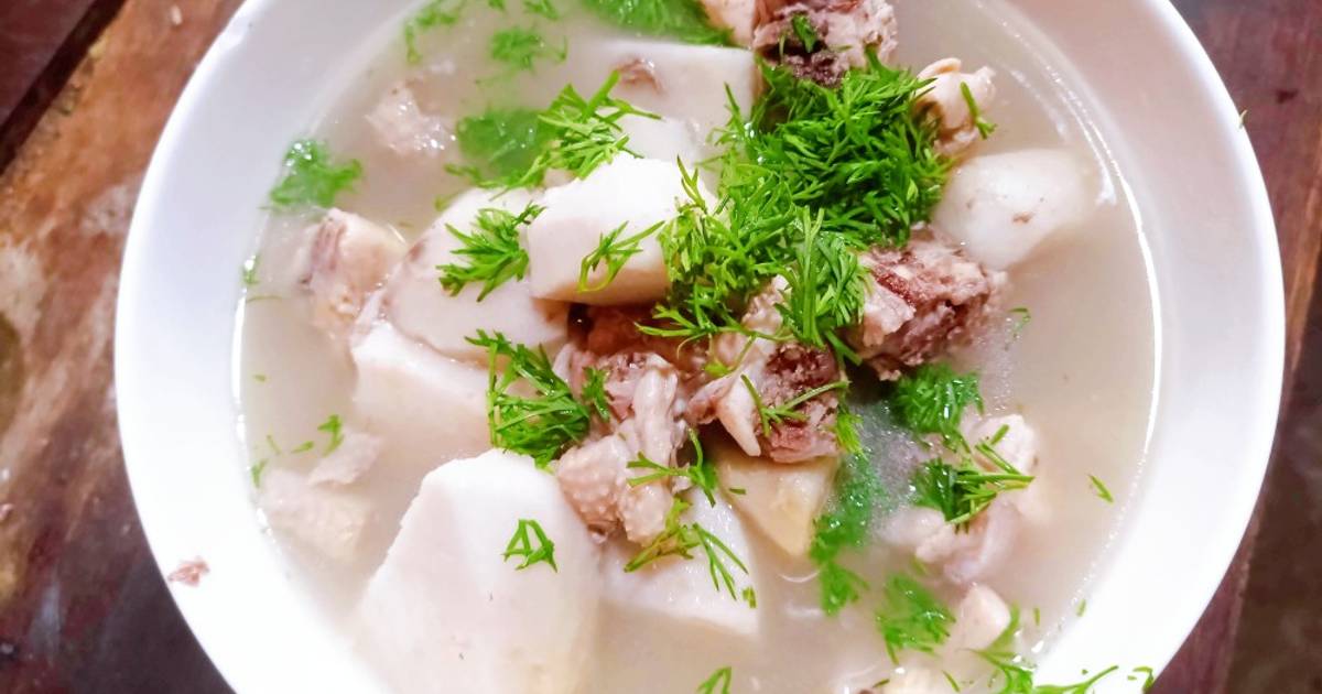 Canh khoai sọ hầm xương