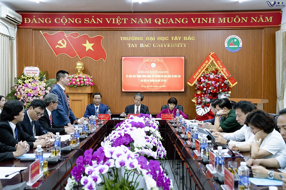 Đồng chí Nguyễn Kim Sơn,  Bộ trưởng Bộ Giáo dục và Đào tạo đến thăm và làm việc tại Trường Đại học Tây bắc