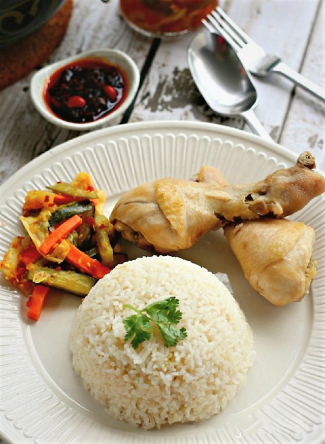 Cơm Gà Bằng Nồi Cơm Điện