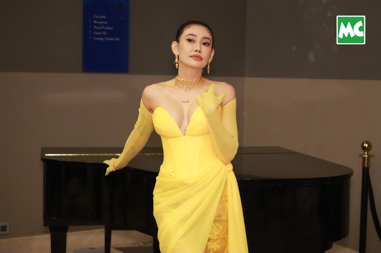 သင်ဇာဝင့်ကျော် - Thinzar Wint Kyaw - Sexy Model and Actress