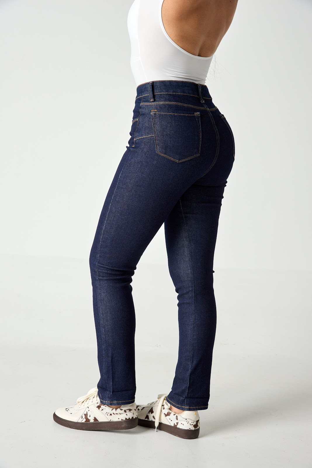 Jean straight boot tiro medio en denim licrado, color azul raw - Vista 4