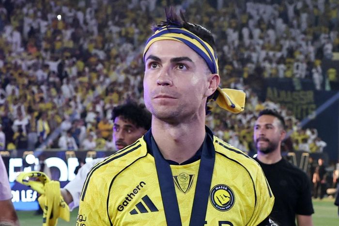 Ronaldo đau khổ tột cùng - Tạp chí Tri thức