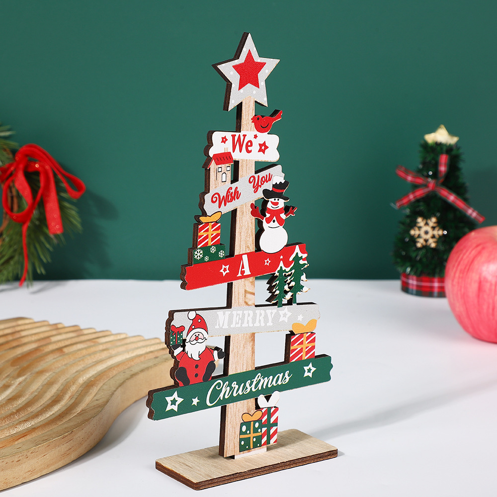Weihnachtliche Holz-Tischdekoration mit Schriftzug