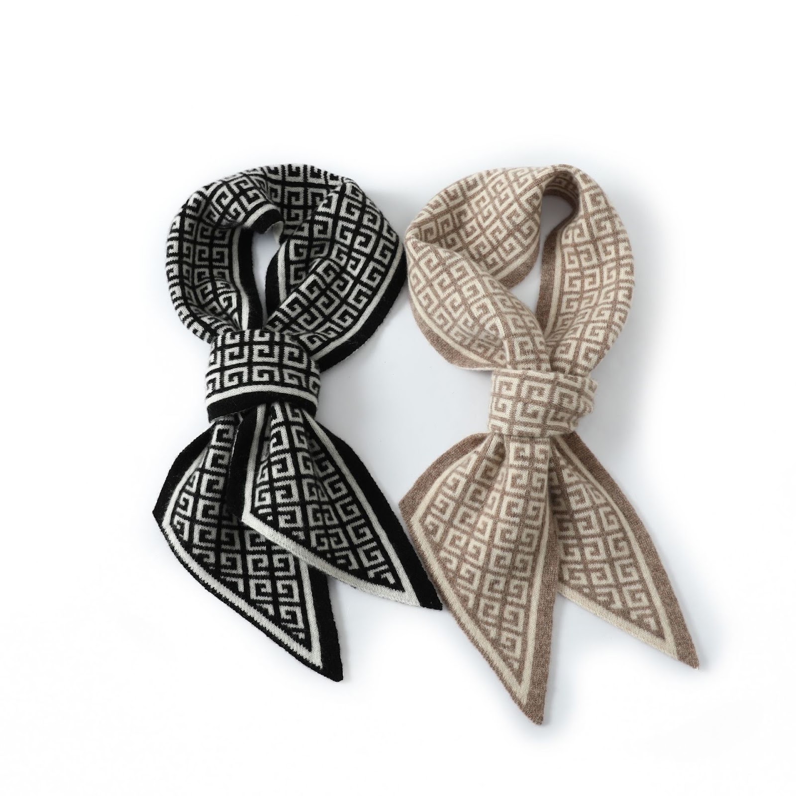 Women's knitted scarf made of 100% merino wool, 14x140 cm
