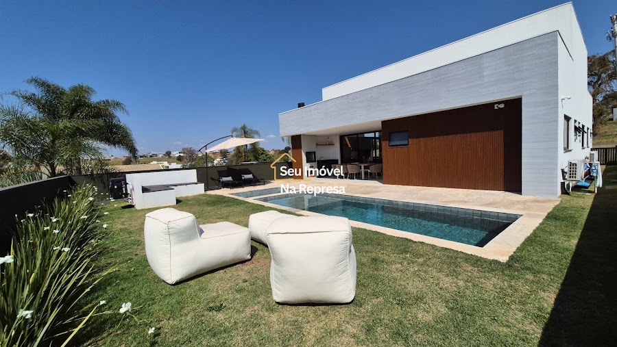 Casa térrea de alto padrão no Riviera próxima ao Clube Marina XIII