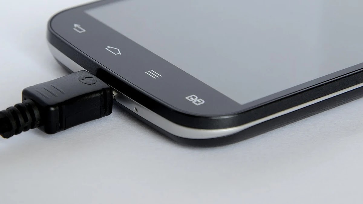 충전 속도 비교 방법과 스마트폰별 급속 충전 기술 차이