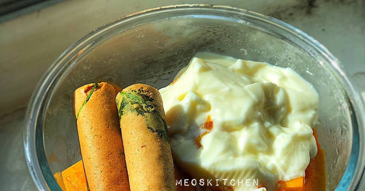 Brunch đơn giản: Bí đỏ luộc với bánh ngò đậu phộng và sữa chua