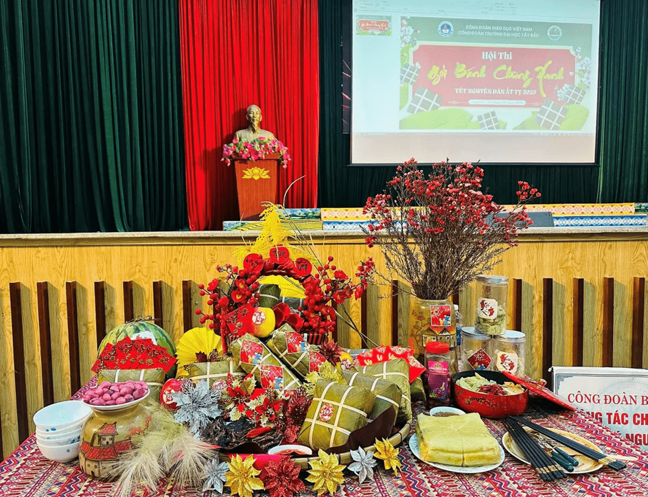 Sôi nổi các hoạt động Xuân yêu thương - Tết sum vầy  tại Trường Đại học Tây Bắc
