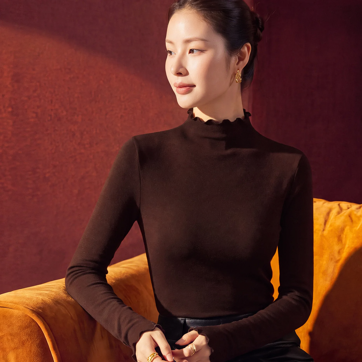Women's Underlayer Shirt with Stand-Up Collar and Ruffled Edge