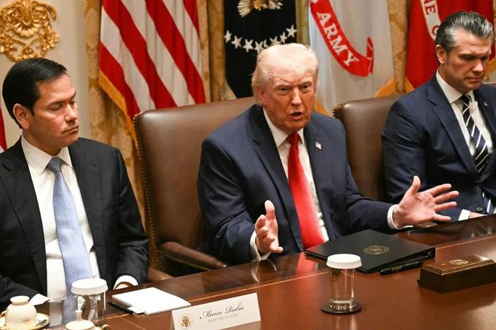 [Video] Tổng thống Mỹ D. Trump triệu tập họp khẩn về căng thẳng với Iran - Báo Nhân Dân