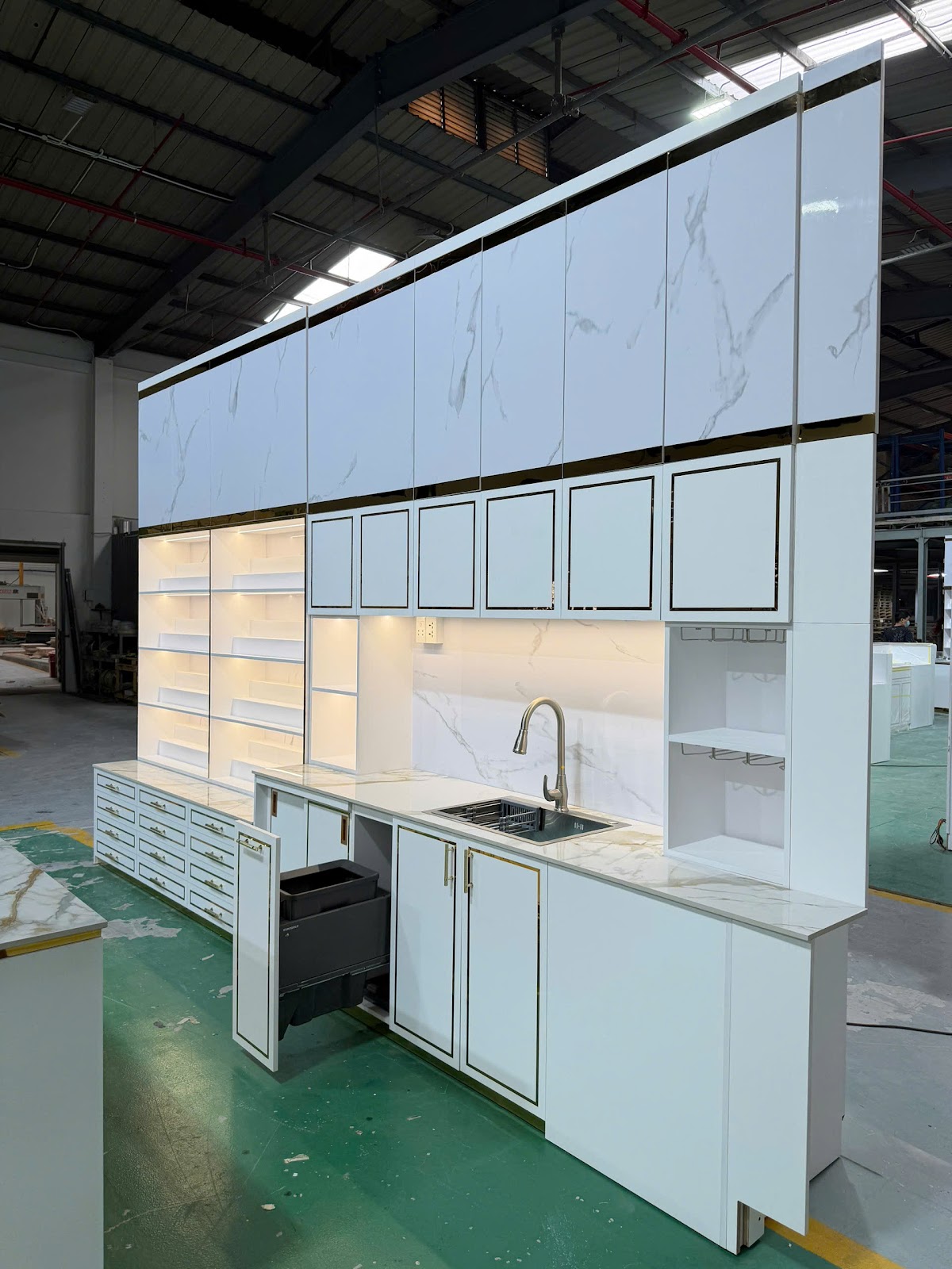 Hệ thống sink và ghế pedicure thiết kế đồng bộ tiệm nail