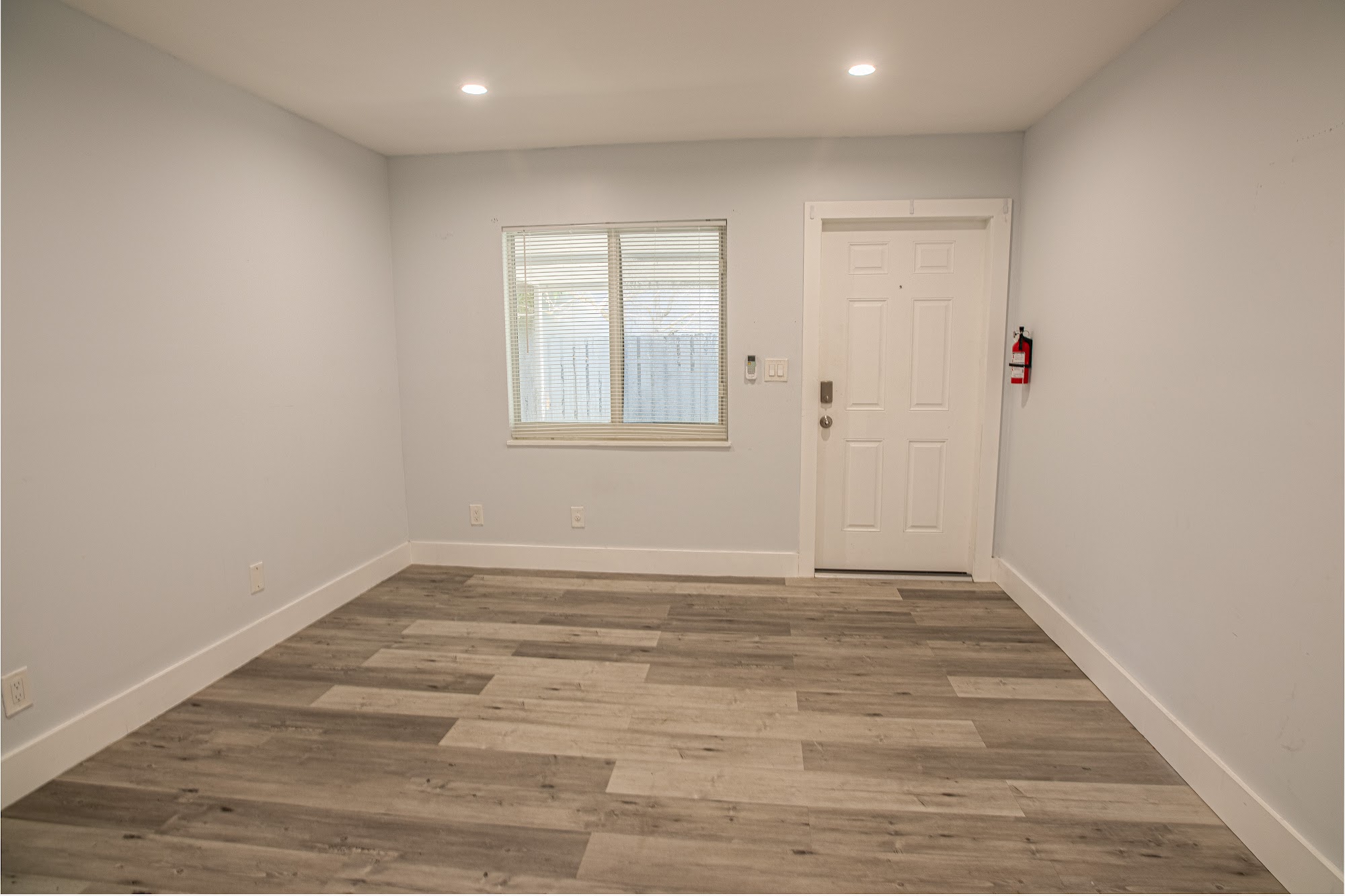 Updated Hollywood 4Plex! property photo 17