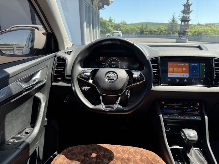 SKODA KAROQ