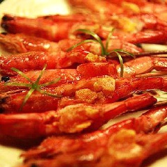 Bày trí ra đĩa và thưởng thức.