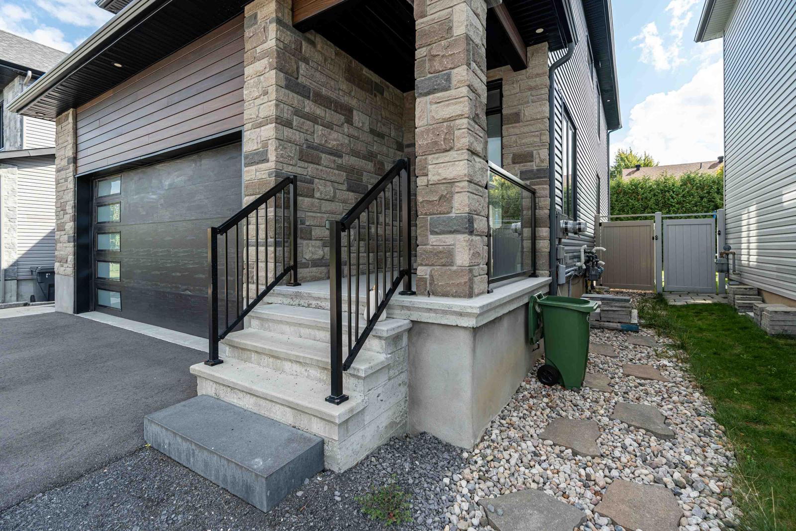 Entry and stone detail at Charlebois Four Residences in Stittsville