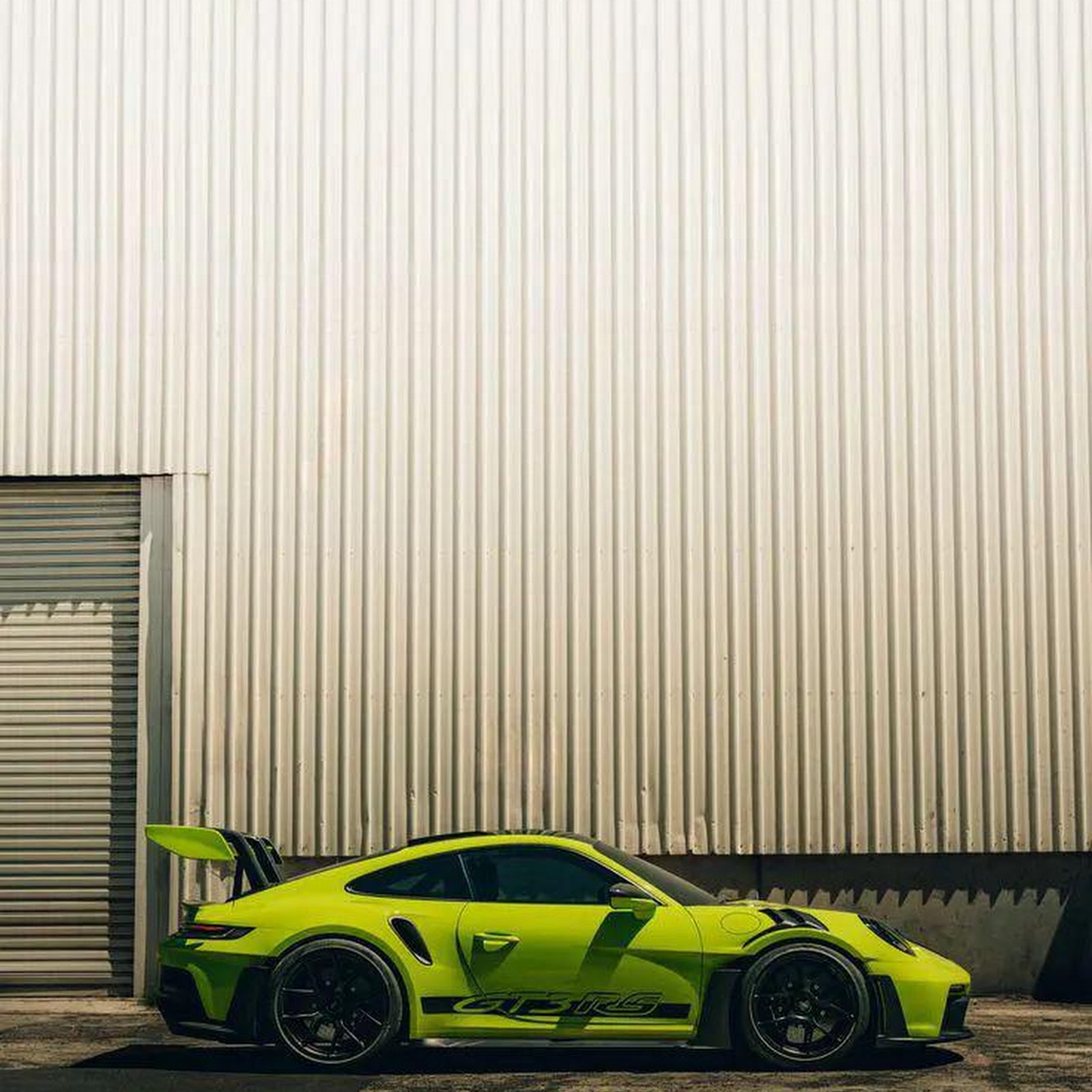 Download Lime Green Porsche 911 GT3 RS iPhone