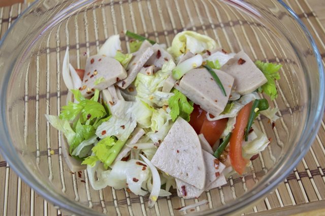 Salad Chả Lụa Trộn Cần Tây