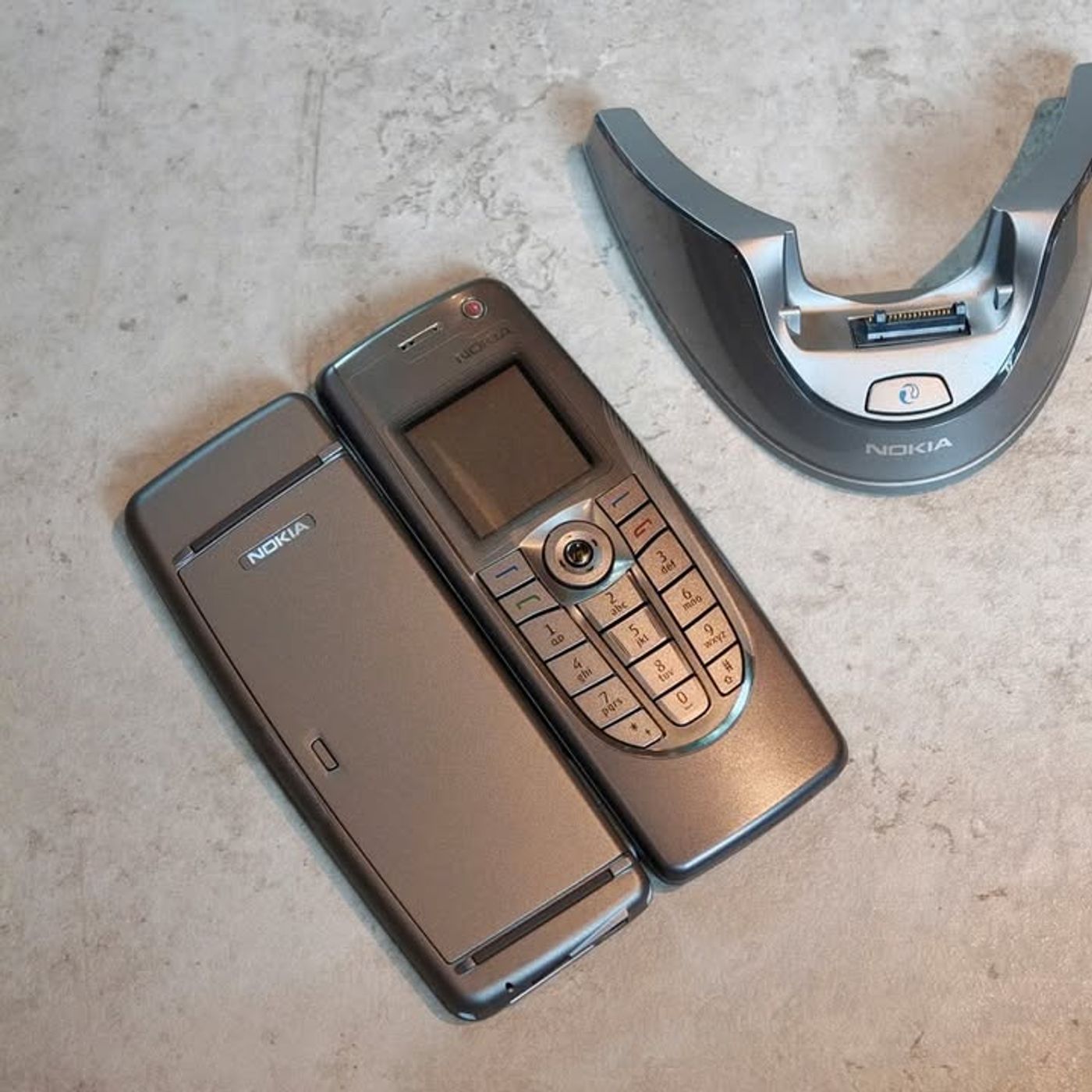 Nokia 9300 Communicator New 100% hiếm gặp xuất hiện trên thị trường sưu tầm