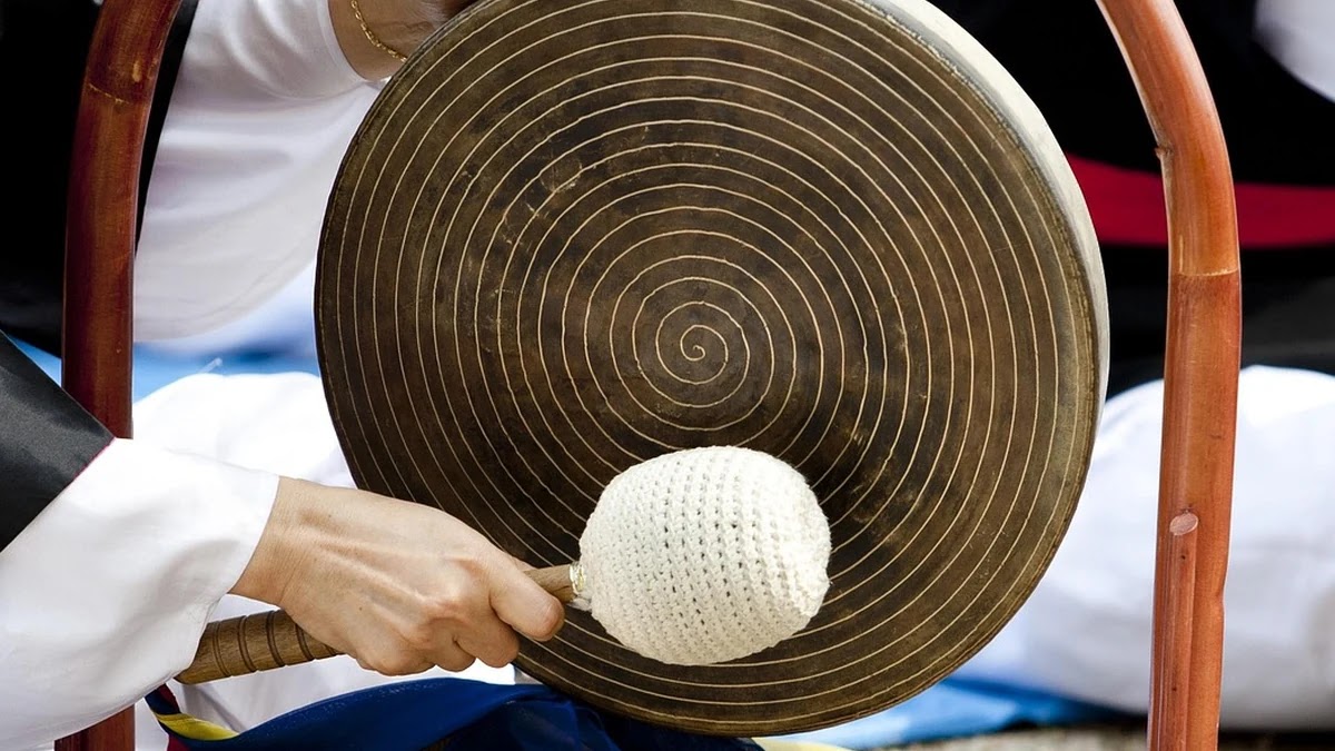 세시풍속 설날 의례의 상징적 구성과 의미 해석