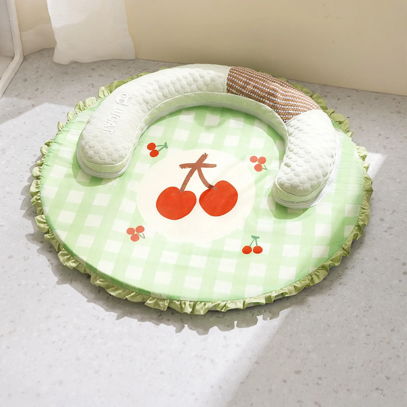 Breathable pet mat with border