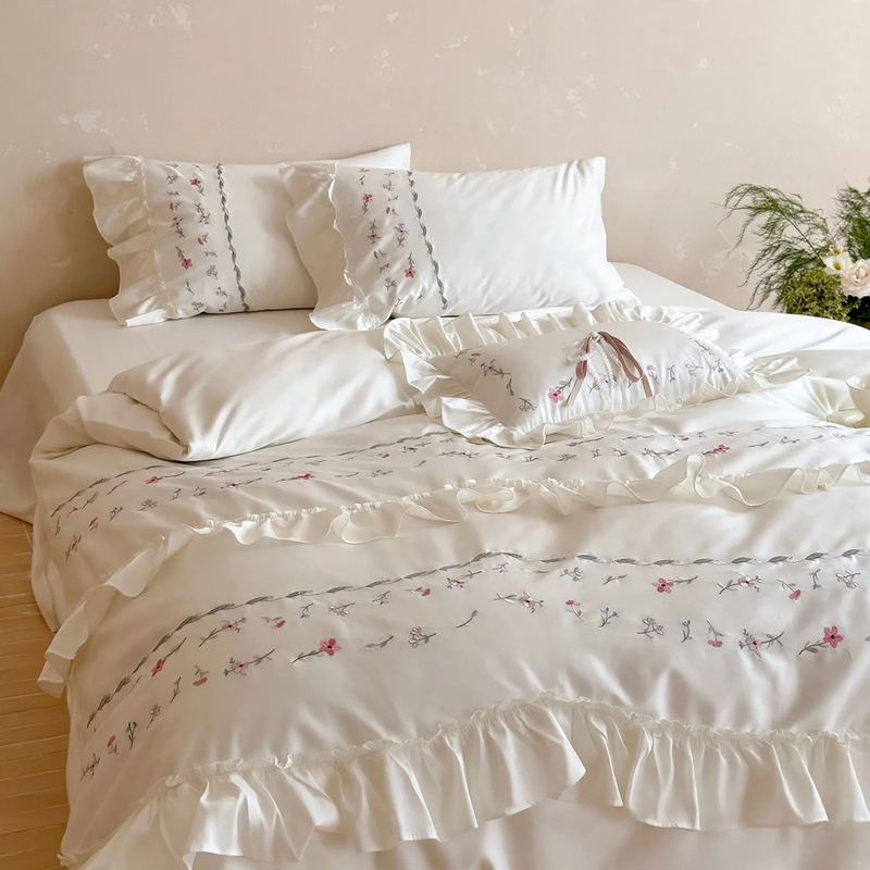 Bedding made from long-staple cotton with embroidery