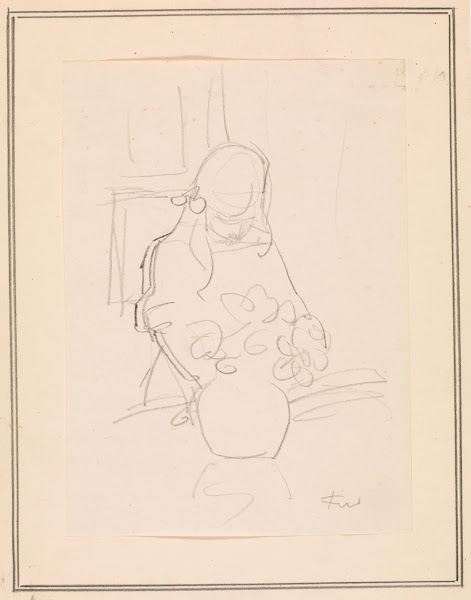 Pige stående ved et bord med en vase
