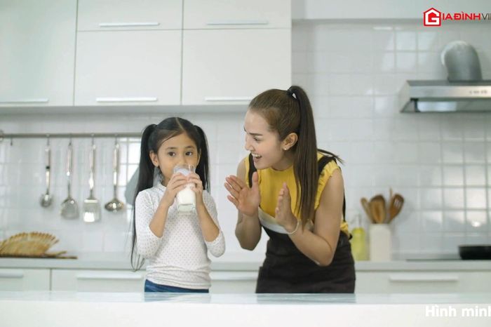 Cách chọn sữa phù hợp từng độ tuổi, con đủ dinh dưỡng mỗi ngày - Chuyên trang Tiêu Dùng - Tạp chí Gia Đình Việt Nam