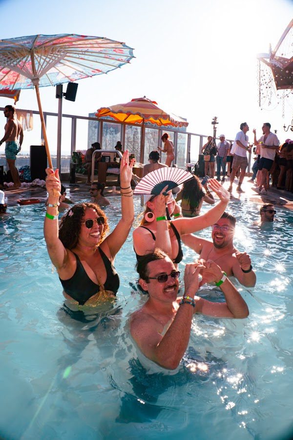 Phantoms - Pool Party photo 33