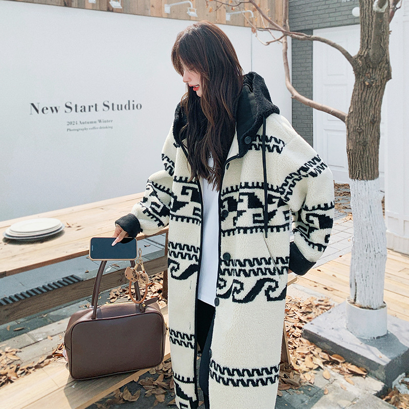 Padded women's coat with shearling look