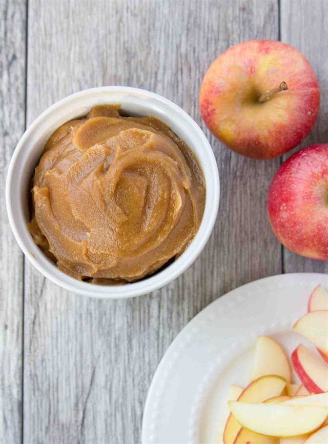 Táo Sốt Caramel Chà Là