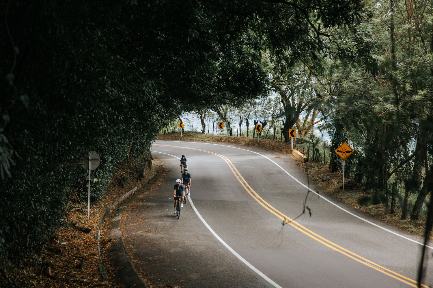 Riders on a Colombici journey, El Retiro, Antioquia. Photograph by @LaVueltaEsAsi