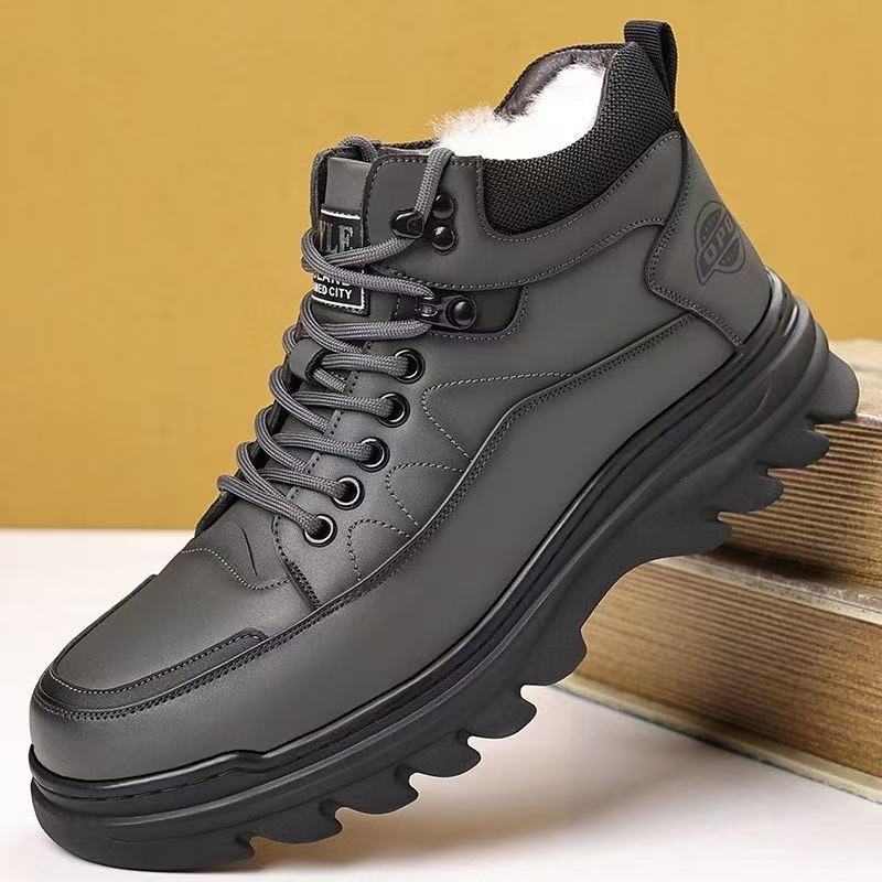 Insulated men's winter boots, slip-resistant