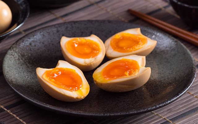 Trứng Lòng Đào Ngâm Nước Tương