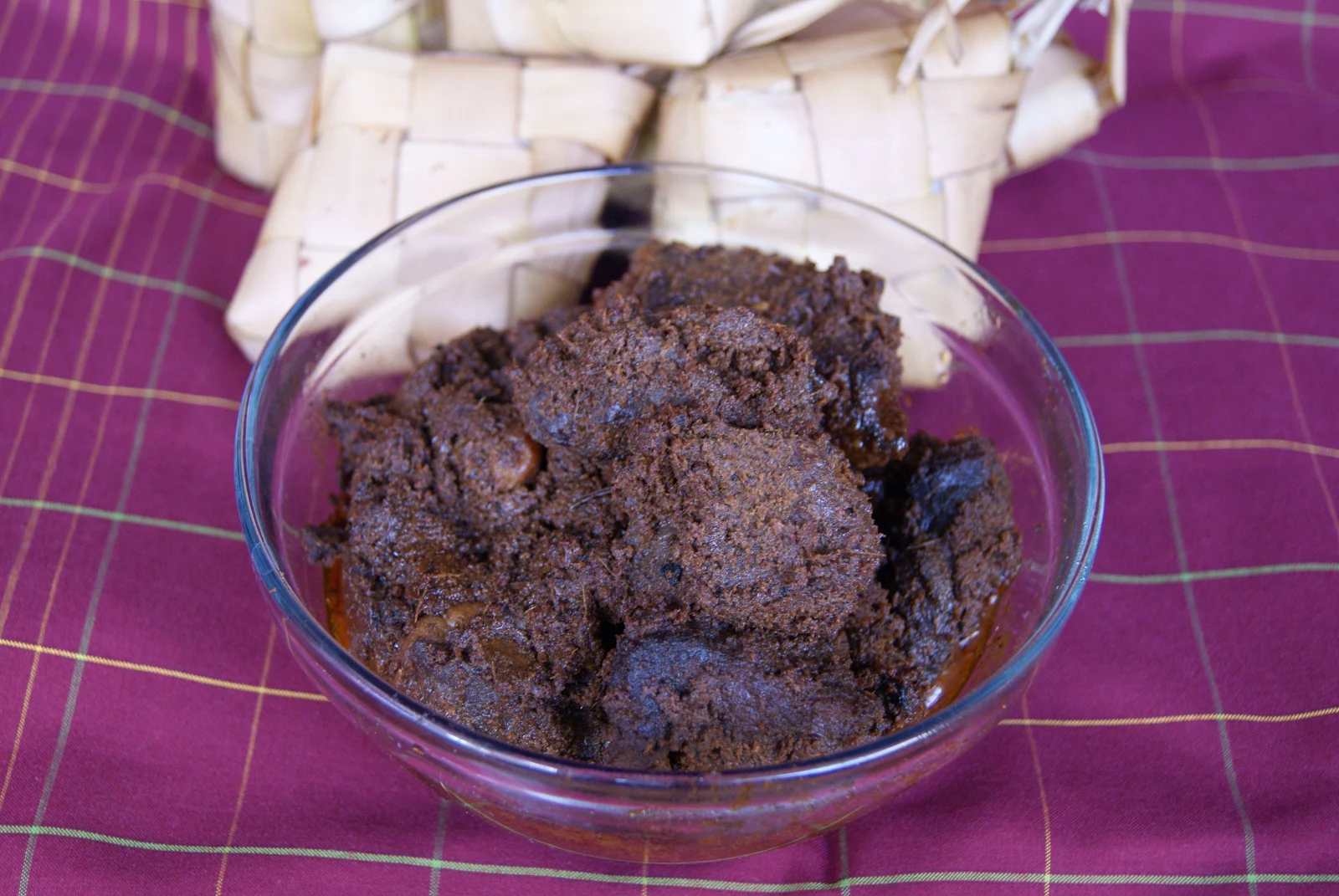 Rendang: Warisan Kuliner Minangkabau yang Melintasi Batas Waktu