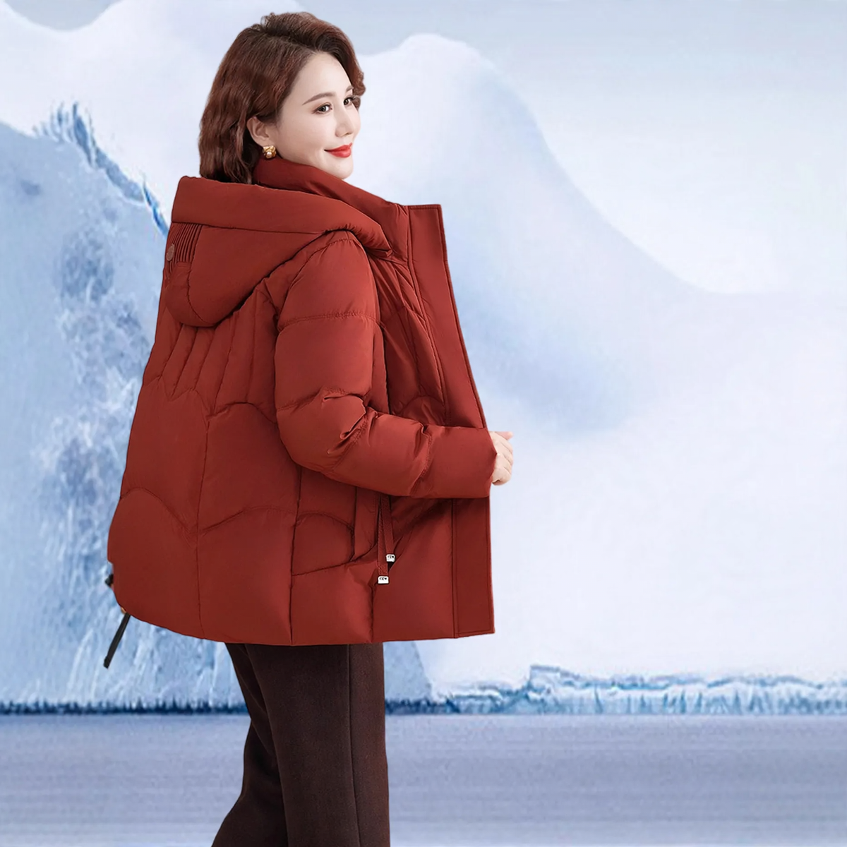 Short ladies' down jacket with goose down