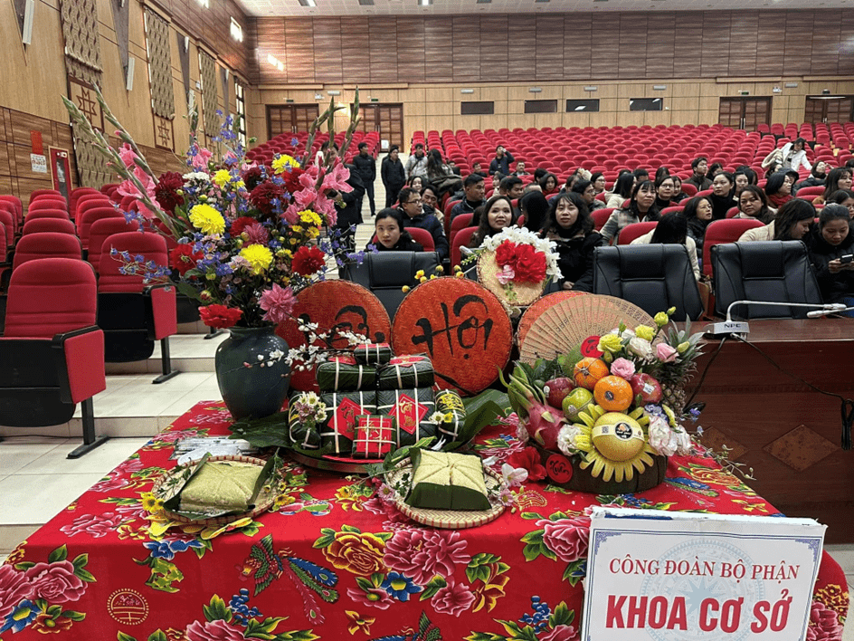 Sôi nổi các hoạt động Xuân yêu thương - Tết sum vầy  tại Trường Đại học Tây Bắc