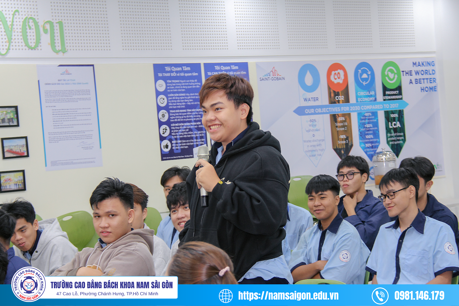 Trường Cao đẳng Bách khoa Nam Sài Gòn chính thức ký kết Biên bản ghi nhớ (MOU) với Công ty Saint-Gobain Việt Nam, mở rộng cơ hội thực hành và việc làm cho sinh viên.