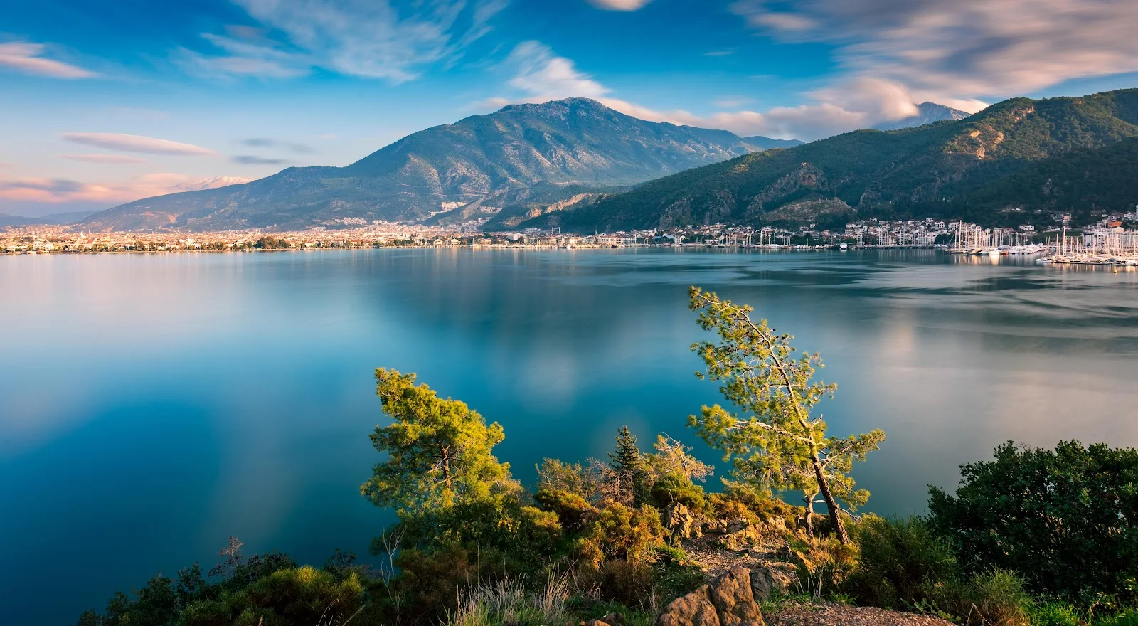 Coastal Town Reflecting Mountains - Landscape Photography 5K Wallpaper (6016x3310)
