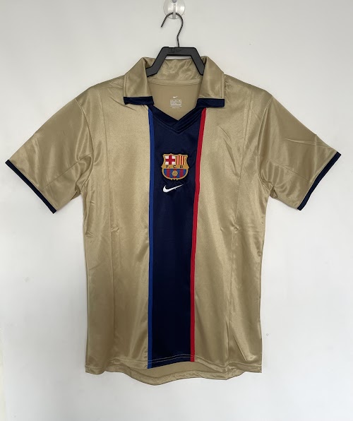 Equipación de visitante del Barcelona 2001-02.jpeg